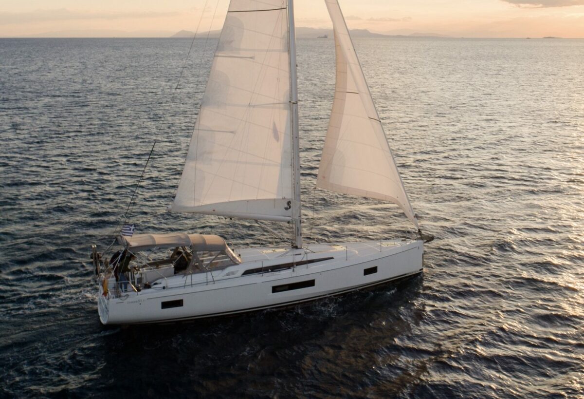 Oceanis 51.1 luxurious sailing yacht A/C Alimos Athens