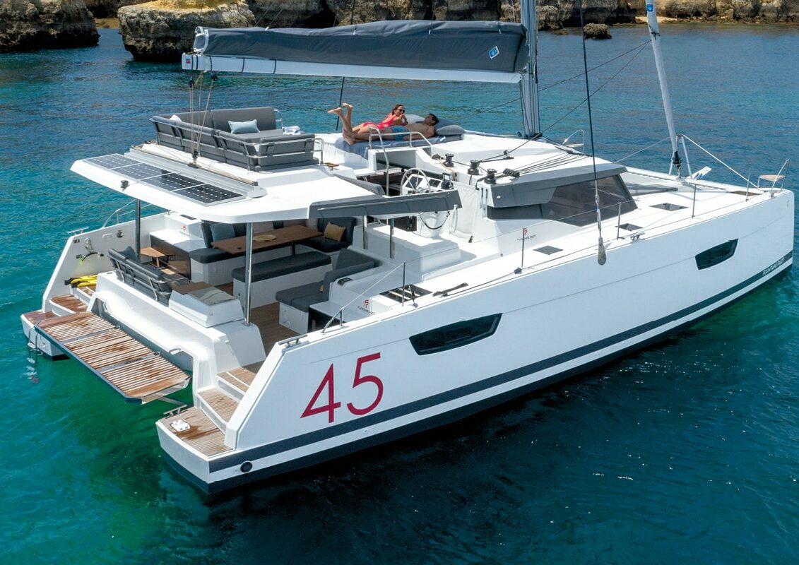 Expirience Greece with a sailing yacht or catamaran